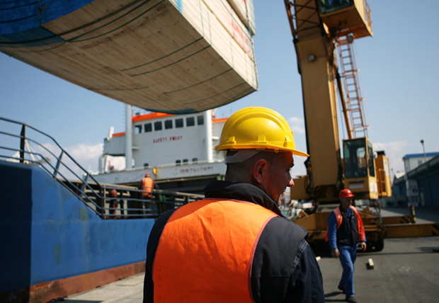 Predrag Topić, predsednik Sindikata izvajalcev pristaniških storitev, je dobil izredno odpoved kar naj ne bi spoštoval pogodbe o zaposlitvi Foto: Uroš Hočevar
